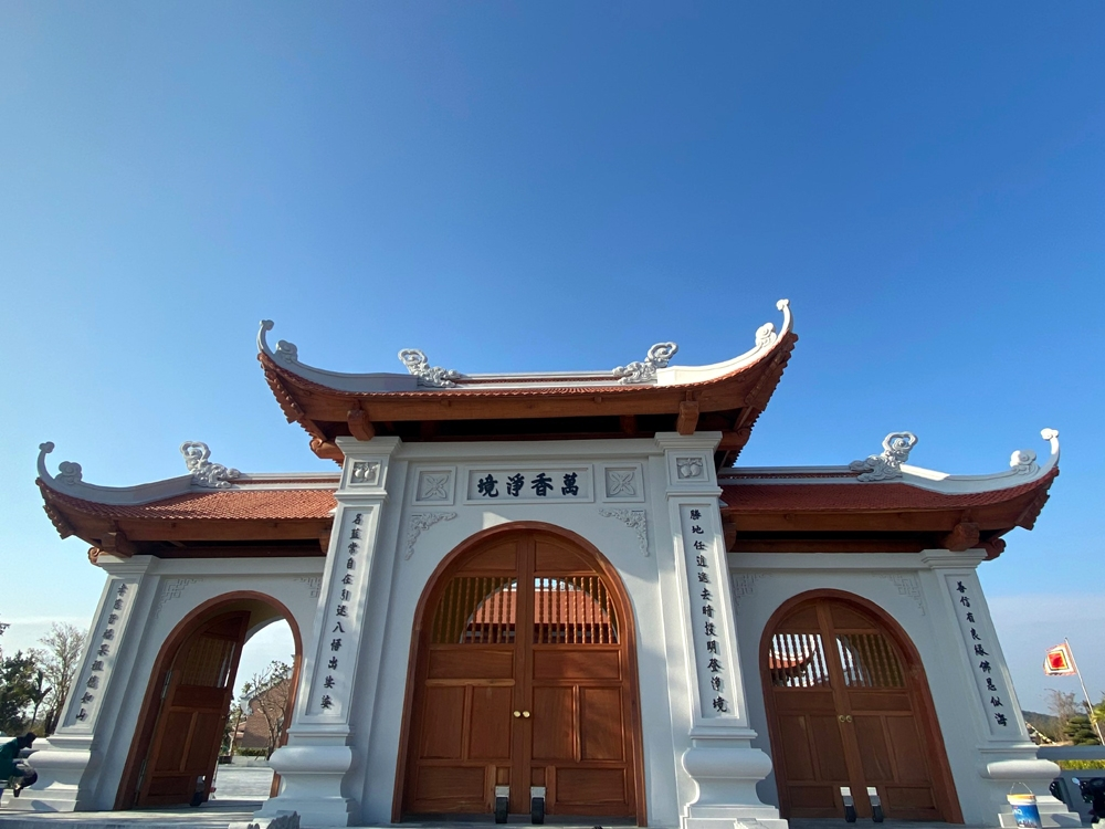Khám phá khu tâm linh Đại Hùng Bảo Điện tại Khu du lịch quốc tế Đồi Rồng